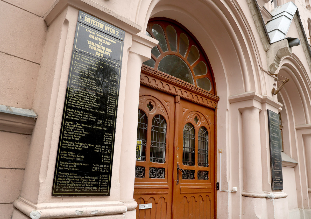 Szeged, Szegedi Tudományegyetem, SZTE, Bölcsészet- és Társadalomtudományi Kar, BTK, Egyetem utca, egyetem, oktatás