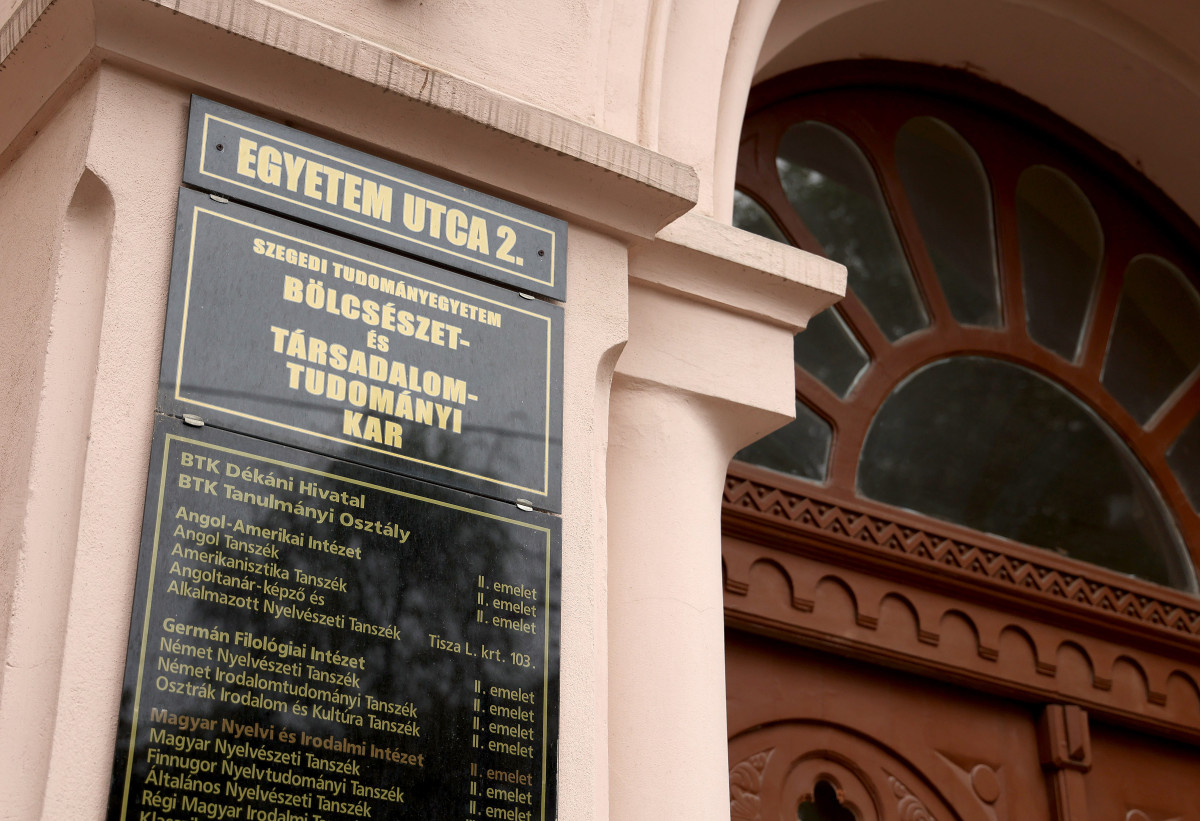 Szeged, Szegedi Tudományegyetem, SZTE, Bölcsészet- és Társadalomtudományi Kar, BTK, Egyetem utca, egyetem, oktatás