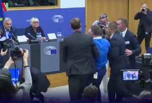 Balhé Orbán Viktor strasbourgi sajtótájékoztatóján