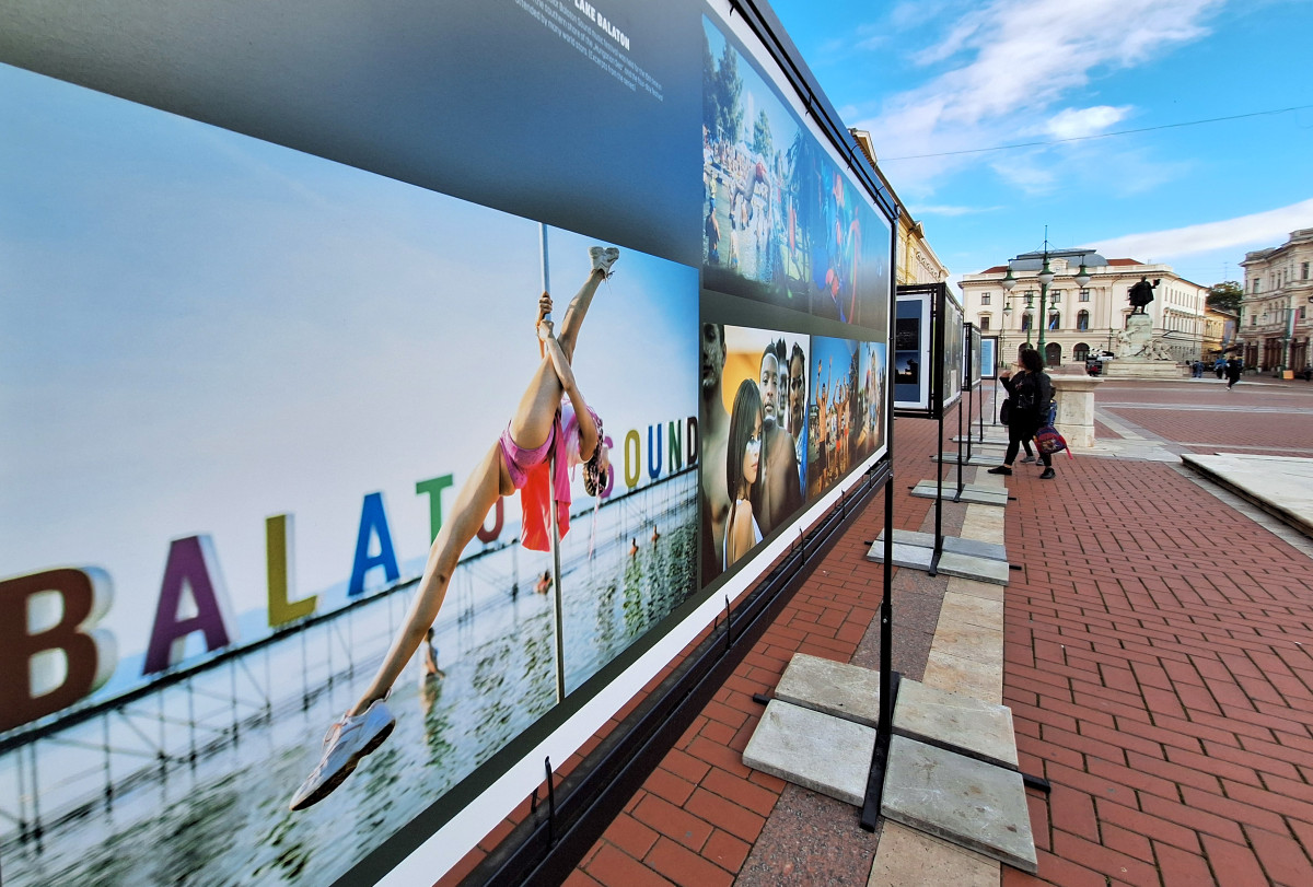 Szeged, 42. Magyar Sajtófotó Kiállítás, sajtófotó, fotó, kiállítás, Klauzál tér