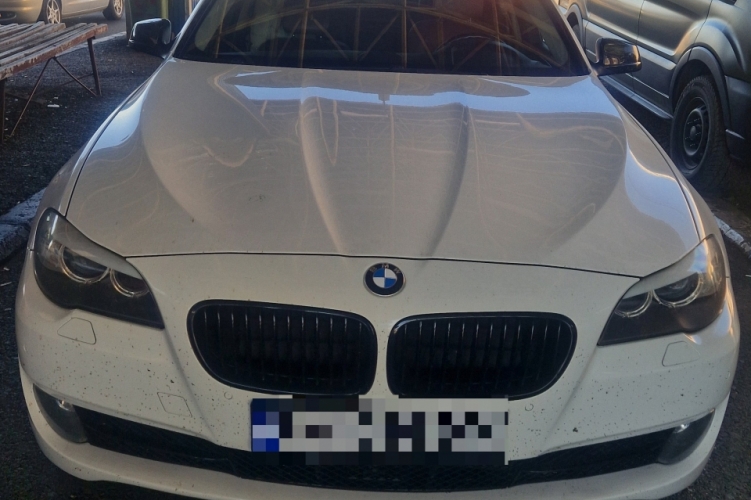 Körözött BMW Nagylaknál
