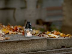 Szeged, temető, Belvárosi temető, Mindenszentek, mécses