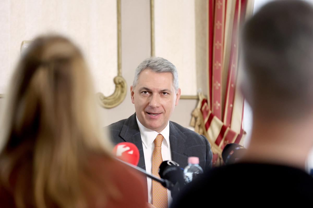 Szeged, Lázár János, városháza, Botka László, értekezlet, plenáris ülés, tárgyalás, közlekedés, politika