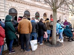 Szeged, Ételt az Életért Alapítvány, ételosztás, élelmiszercsomag, rászoruló, szegény, szegénység, Anna kút