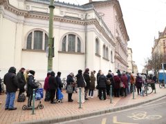 Szeged, Ételt az Életért Alapítvány, ételosztás, élelmiszercsomag, rászoruló, szegény, szegénység, Anna kút