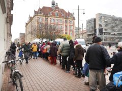 Szeged, Ételt az Életért Alapítvány, ételosztás, élelmiszercsomag, rászoruló, szegény, szegénység, Anna kút