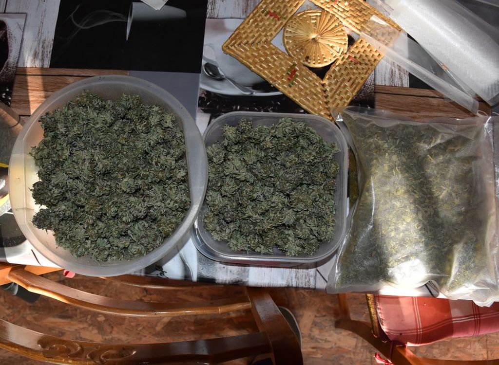 Több kilogramm marihuánát rejtett a balfi ház