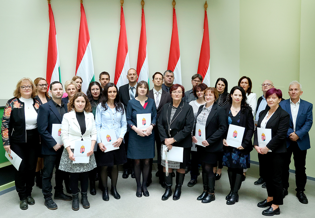 25-en vehették át az „Év Kormánytisztviselője” díjat Csongrád-Csanád megyében