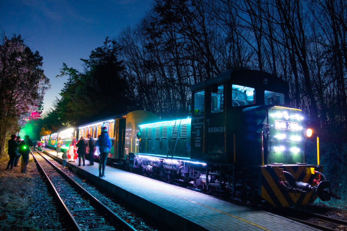 Zsuzsi fényvonat Debrecenben