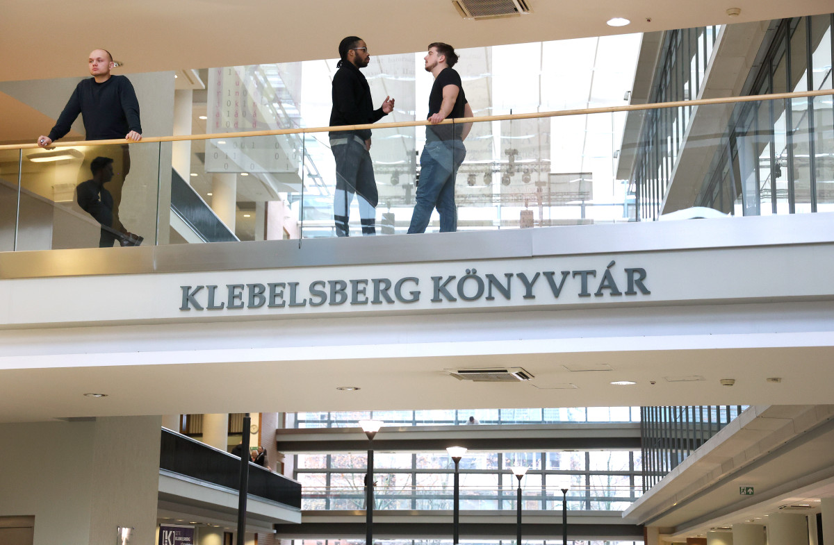 Szeged, 20 éves, JATIK, TIK, SZTE, József Attila Tanulmányi és Információs Központ, egyetem, könyvtár, egyetemi könyvtár, átadó, CommuniTIK, mobil közösségi tér