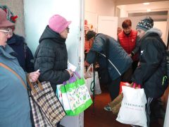 Szeged, Máltai Szeretetszolgálat, Máltai, karácsonyi csomag, csomagosztás, adomány, rászorulók, szegénység