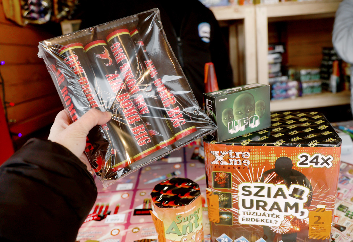 Szeged, tűzijáték, árusítás, Szabadkai út, Lidl parkoló, szilveszter