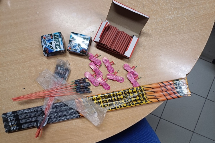 Közösségi médiában árult pirotechnikai eszközöket egy nagykállói nő