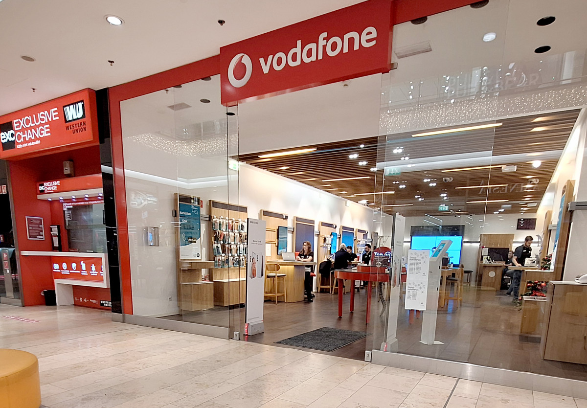 Szeged, DIGI, Vodafone, cég, egyesül, ONE, Árkád, internet, szolgáltató