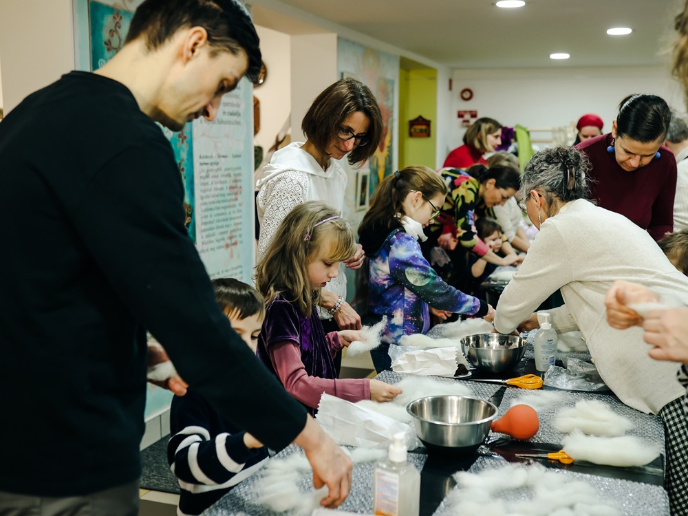 kézműves foglalkozás a Vojtinában