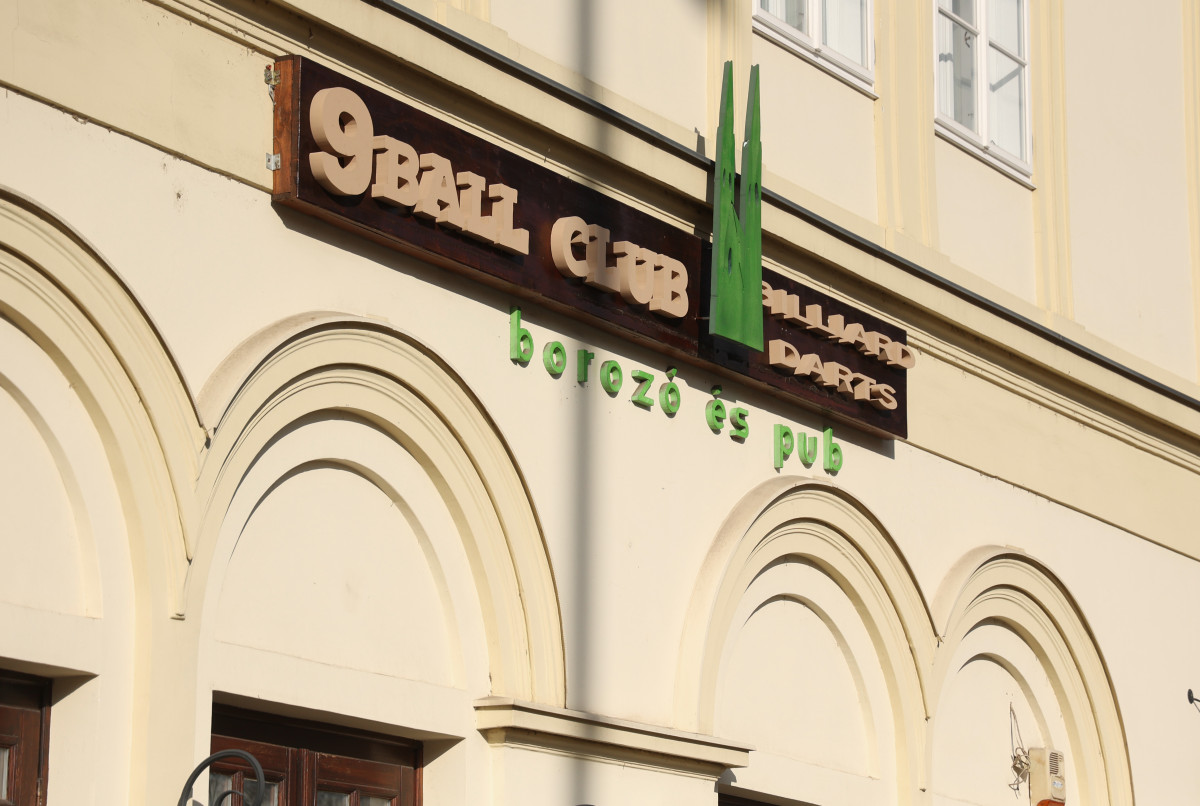 Szeged, Szeged étterem, bezárt, billiárd klub, Széchenyi tér, gazdaság, vendéglátás