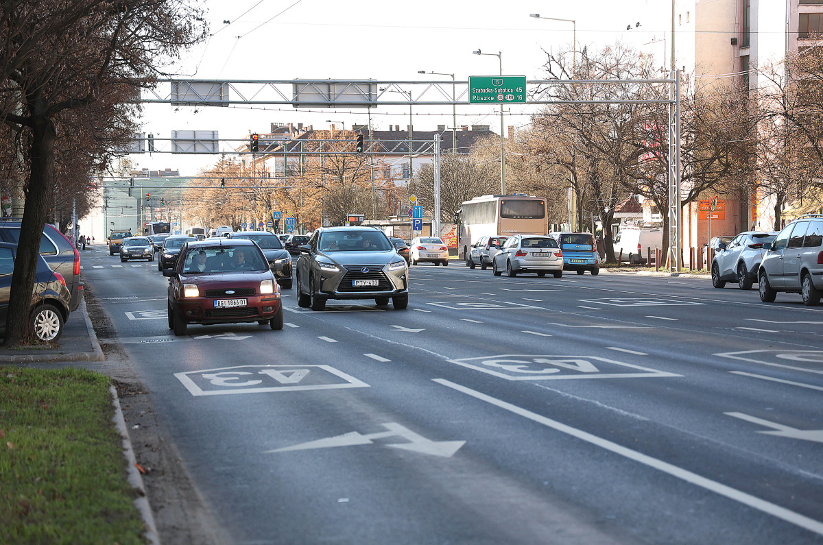 Szeged, Párizsi krt., belváros, forgalom, közlekedés