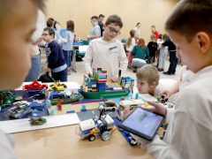 Szeged, FIRST LEGO League, LEGO robot verseny, verszeny, Kamara, LEGO-építés, robot, programozás, gyerekek