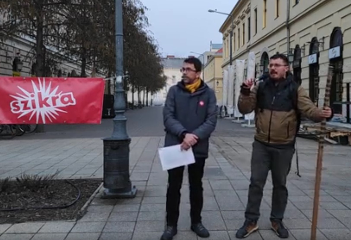 A Nagyállomás elherdálása ellen tüntettek Debrecenben