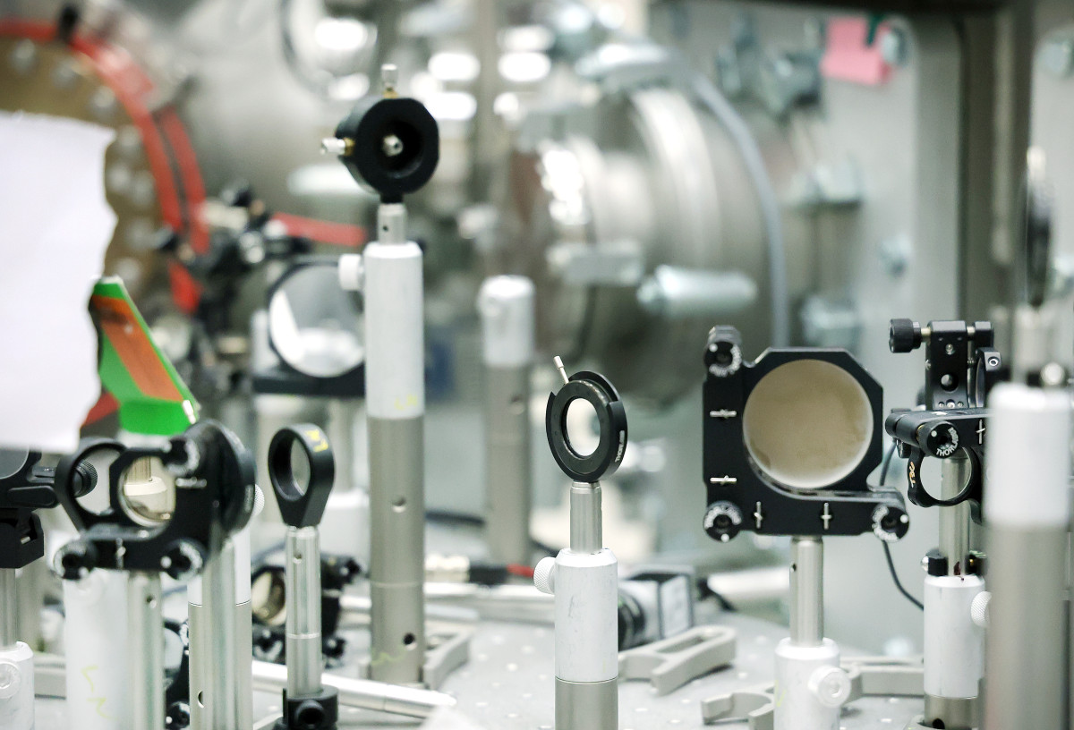 Szeged, Nemzeti Lézeres Transzmutációs Laboratórium, projektzáró, ELI, lézer, Palkovics László, kutatás, labor, laborlátogatás, Dr. Osvay Károly, fizikus