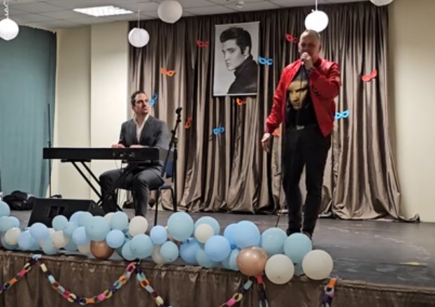 Elvis Presley emlékére nyílt kiállítás Józsán