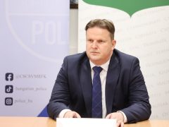 Szeged, Csongrád-Csanád Vármegye Önkormányzat, elektronikai eszközök , átadás Csongrád-Csanád Vármegyei Rendőr-főkapitányság, rendőrség