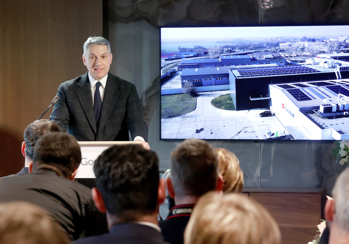 Szeged, Goodwill Pharma, gyógyszergyártó, cég, irodaház, átadás, Boros József utca, Lázár János, Botka László, Jójárt Ferenc