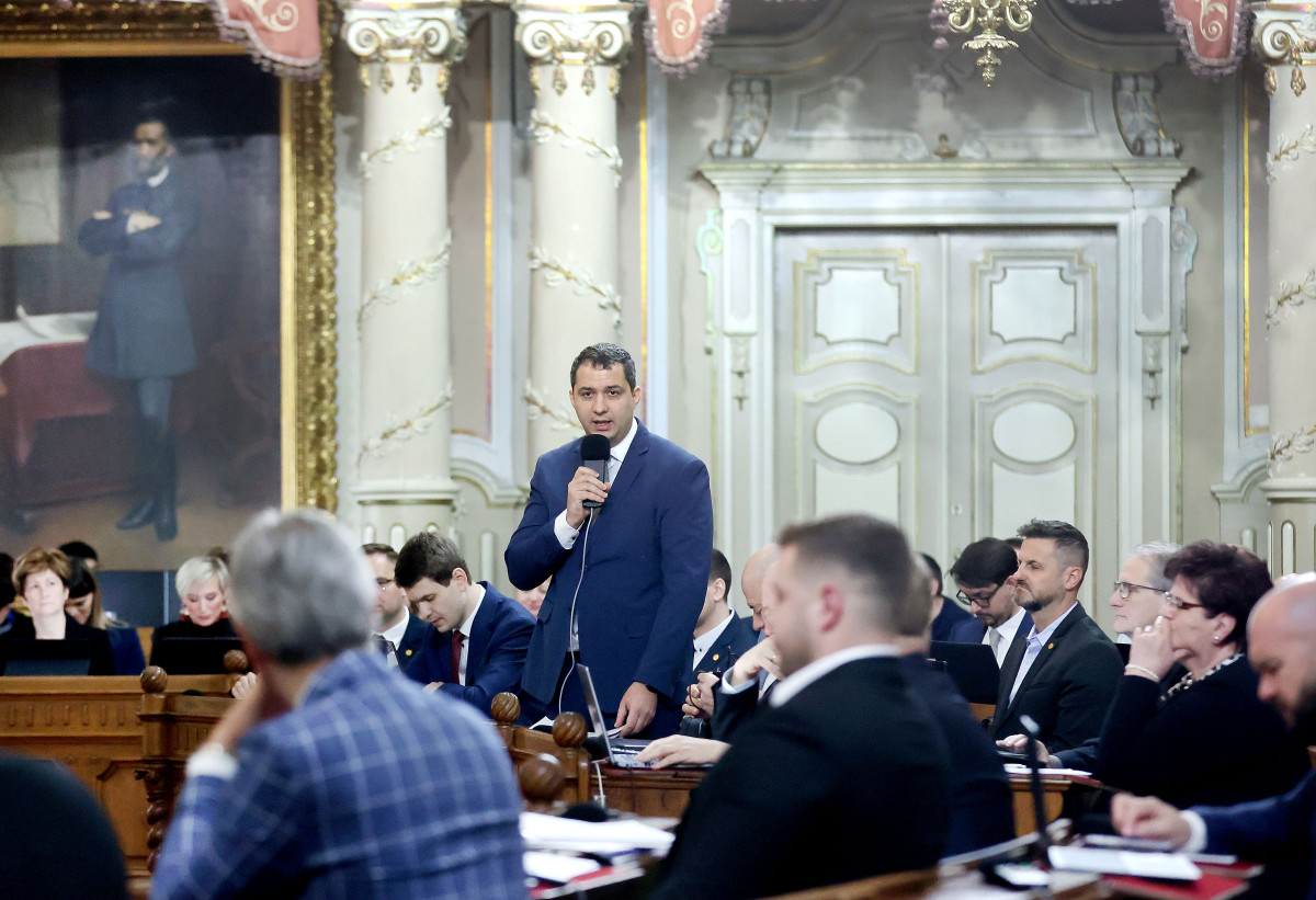 Szeged, közgyűlés, városháza, önkormányzat, képviselők