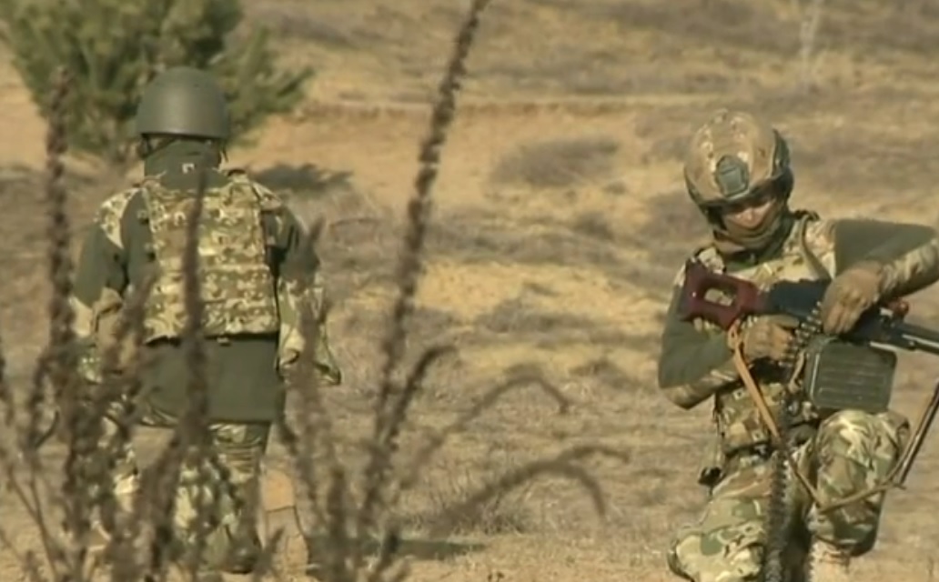 Tartalékosok gyakorlatoznak Hajdúhadházon