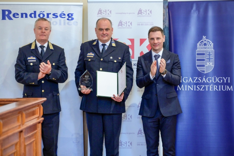 Victima Protector díjat vehetett át dr. Kánya Zoltán