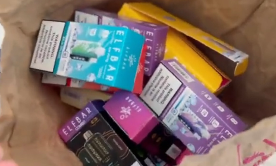 Elektromos cigarettát árusítókra csaptak le a rendőrök Debrecenben