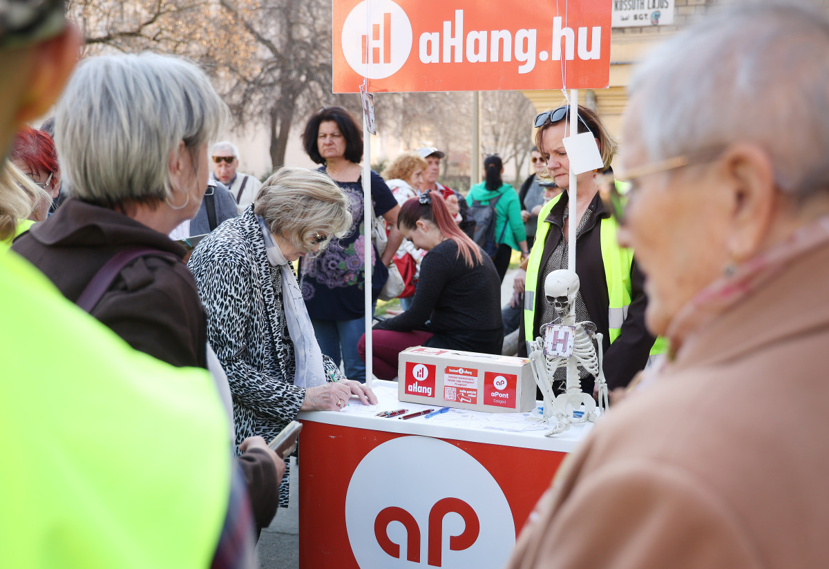 Szeged, Magyar Orvoskamara, demonstráció, aHang, szolidaritás, I-es Kórház, egészségügy, vény, recept, orvos