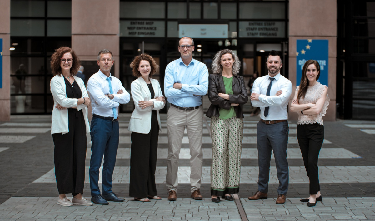 TISZA Párt. EP. Képviselők. Törvénymódosítás. Vagyonynilatkozat. Fotó: TISZA Párt FB.