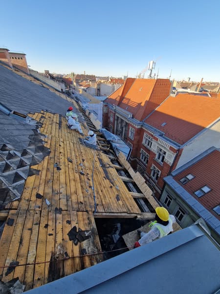 azbesztes tetőt bontanak Józsefvárosban