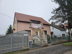 Társasházépítés ellen tiltakoznak az Úrrétje lakói Debrecenben