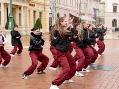 Szeged, Klauzál tér, Flash mob, gyermekvédelem, ÁGOTA, tánc
