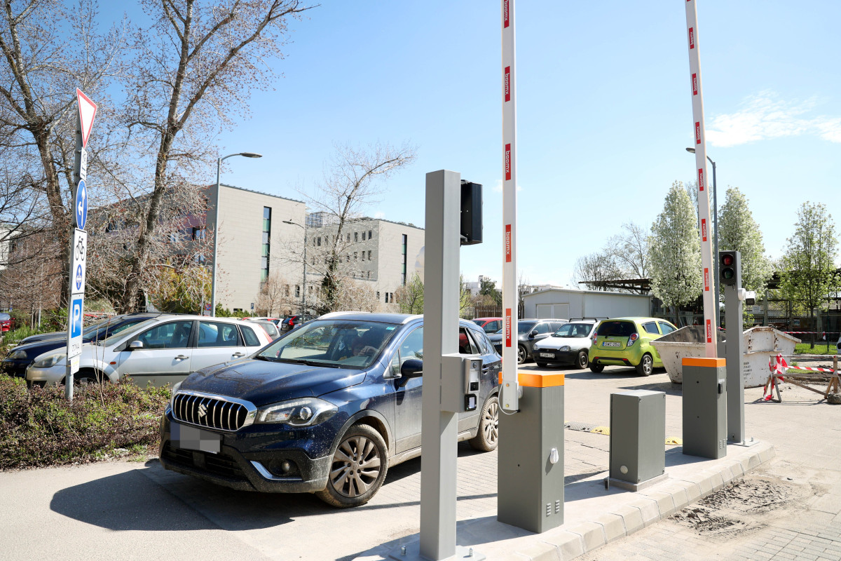 Szeged, parkolás, parkoló, fizetős parkoló, Újklinika, klinika