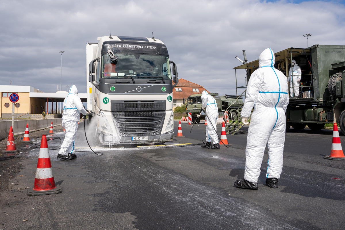 Fertőtlenítőpontok. Vírus. Állategészségügy. Honvédség. Fotó: Magyar Honvédség FB.