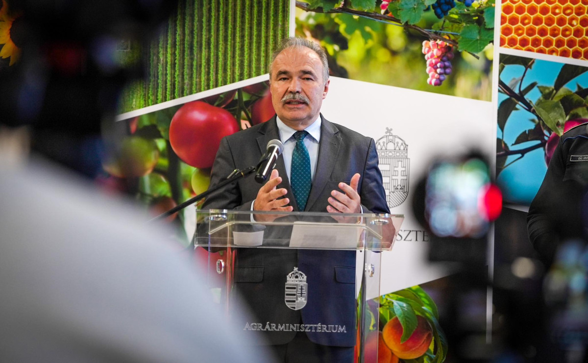 Nagy István. Agrárminiszter. Mezőgazdaság. Állattenyésztés. Vírus. Fotó: Nagy István FB