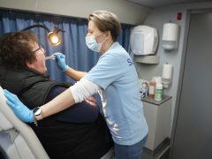 Szeged, Szegedi Orvostanhallgatók Egyesülete, szűrőbusz, szűrés, vizsgálat, egészségügy, Dóm tér