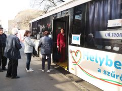 Szeged, Szegedi Orvostanhallgatók Egyesülete, szűrőbusz, szűrés, vizsgálat, egészségügy, Dóm tér