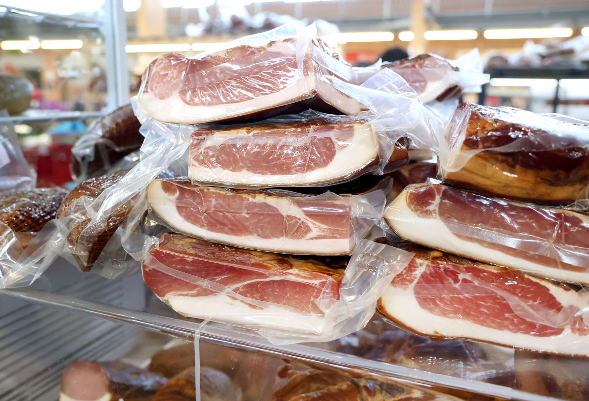 Szeged, húsvét, Mars téri piac, vásárlás, piac, sonka, tojás, zöldség, kalács