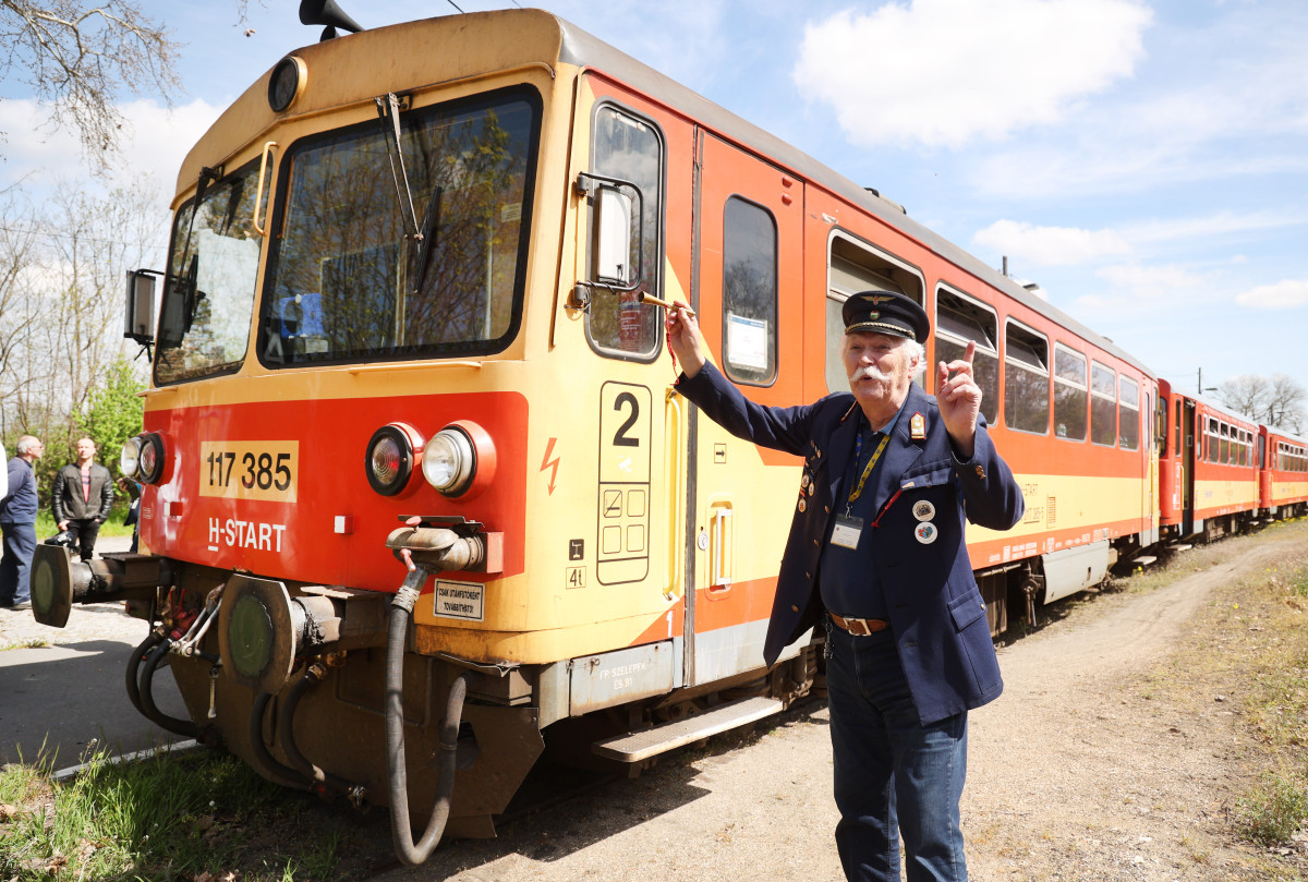 Szeged, MÁV, vasút, vonat, közlekedés, József Attila Expressz, különvonat, Újszegedi vasútállomás