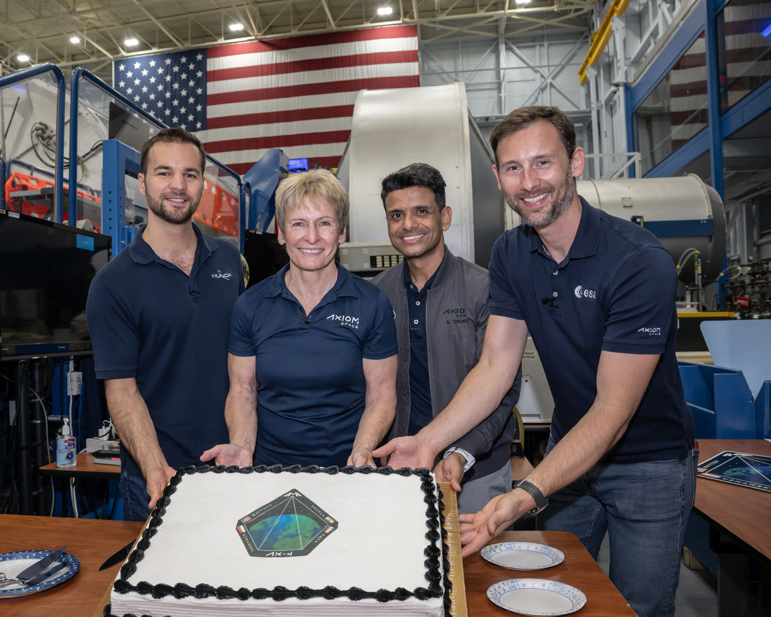A magyar űrhajósok sikeresen teljesítették a NASA kiképzését. Fotó: HUNOR FB.
