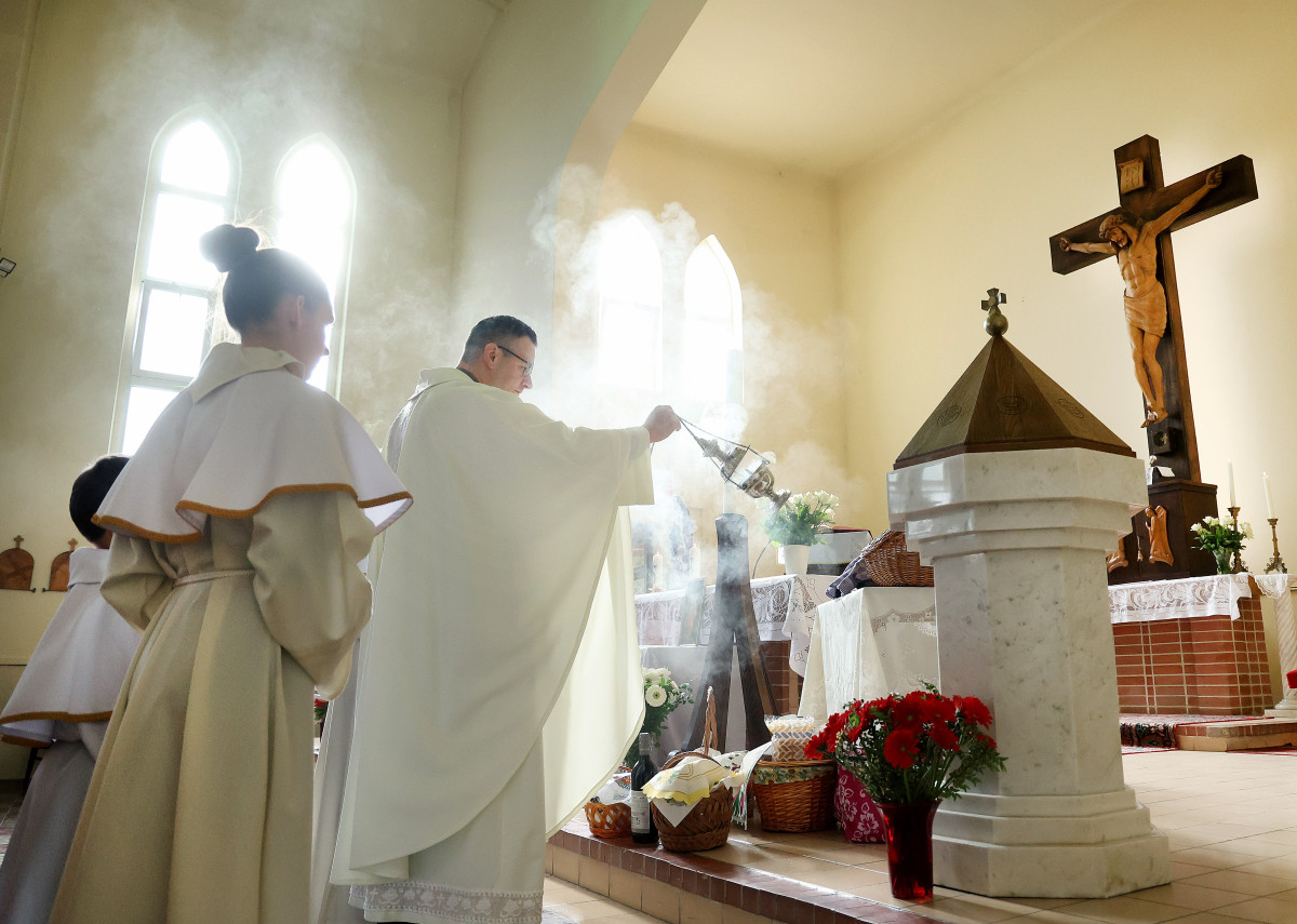 Szeged, húsvét, szentmise, mise, templom, egyház, vallás, étel szentelés, Móravárosi templom