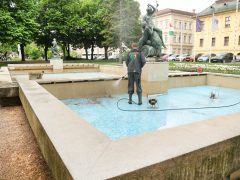 Szeged, tavasz, várostakarítás szökőkút, tisztítás, Széchenyi tér