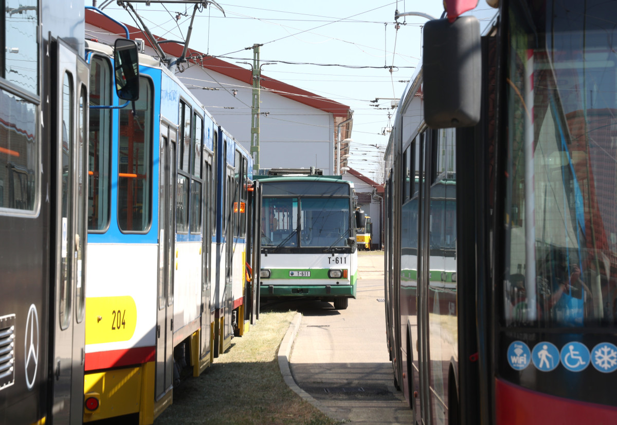 Szeged, 46 éves szegedi trolibusz, troli, közlekedés, tömegközlekedés, remíz, sajtótájékoztató, SZKT, Pulz utcai telephely