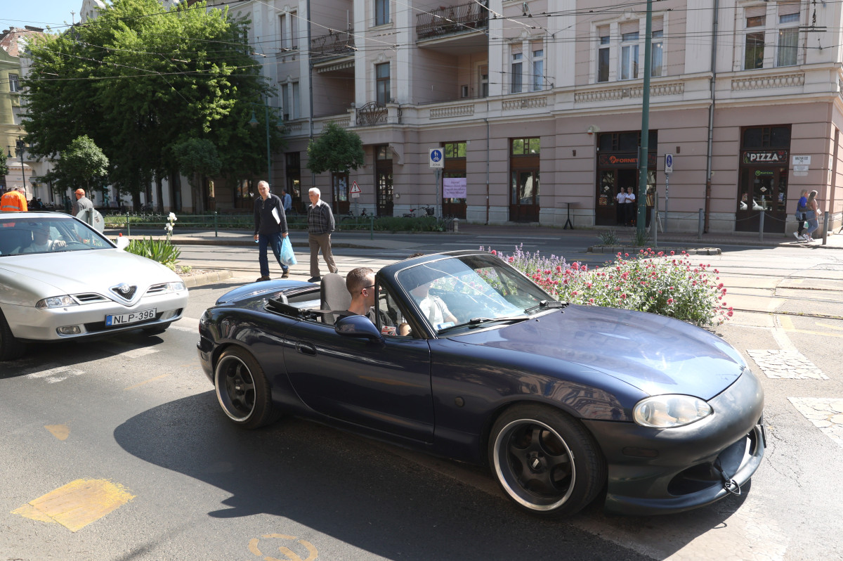 Szeged, Csonka János iskola, autós ballagás, belváros