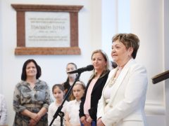 Szeged, Tabán Alapfokú Általános és Művészeti Iskola, iskola, 40 éves, kiállítás, Móra Ferenc Múzeum, Plesovszkiné Ujfaluczki Judit