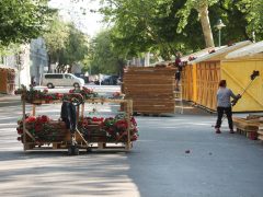 Szeged, építés, bódé, Széchenyi tér, Borfesztivál